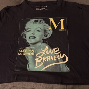 Aeropostale Woman’s Marilyn Monroe Boxy Cropped Short Sleeve T Shirt. Size XXL.